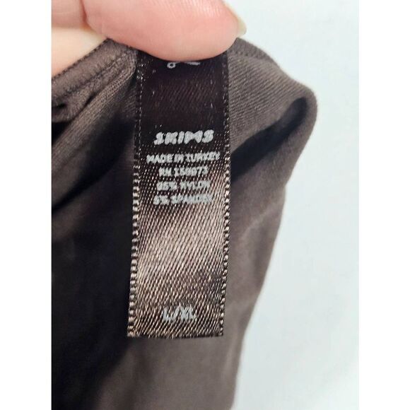 Skims Essential bodysuit Nwot - Picture 5 of 11